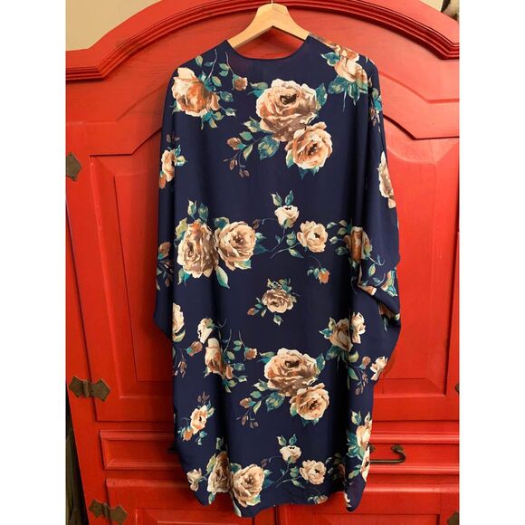 Betsey's Boutique One Size Long Floral Cardigan Cover up Blue Tunic Length EUC - Picture 3 of 3